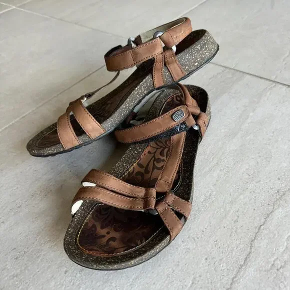 Teva Ventura Comfortable Brown Leather Sandals for Summer Size 8.5 - Picture 4 of 7